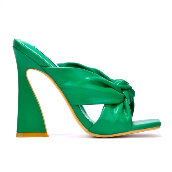 All Purpose Heels-Green - Picture 4 of 4